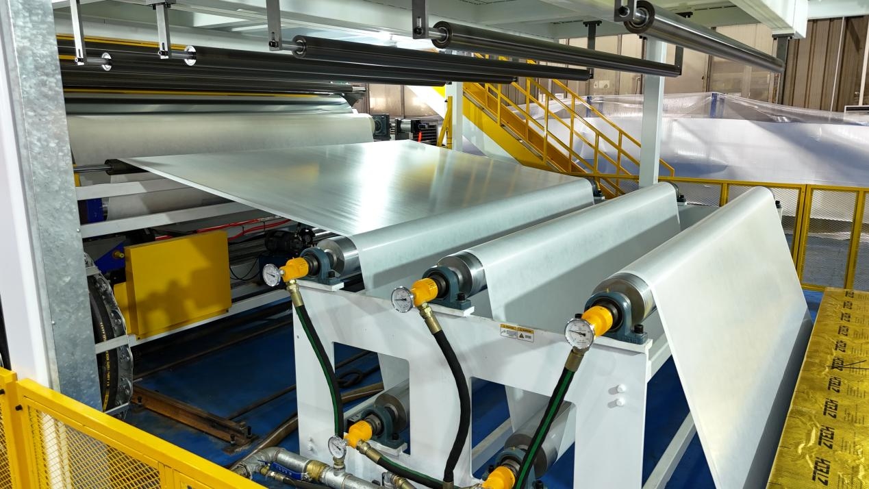 Technological Upgrades in the Bubble Film Coating Machine Industry Green Intelligence Sets New Trends